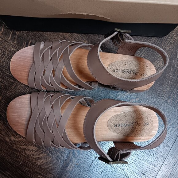 Kelsi Dagger Brooklyn Harling Clog Sandals - taupe leather, wood heel size 7 NIB - Picture 4 of 10
